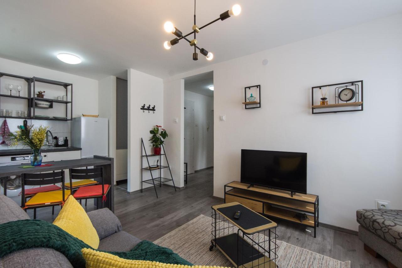 Apartment Retiro Pula Exterior photo